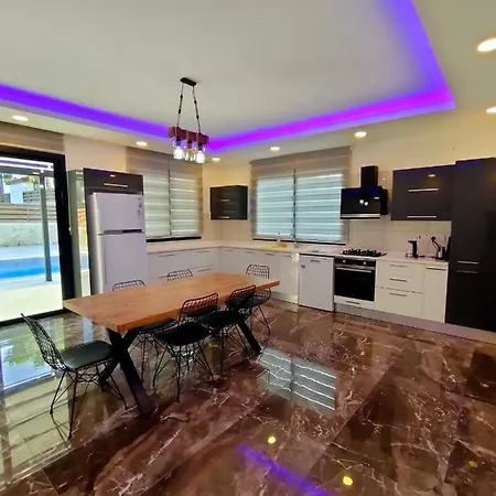 Lux Villas Of Kyrenia Willa